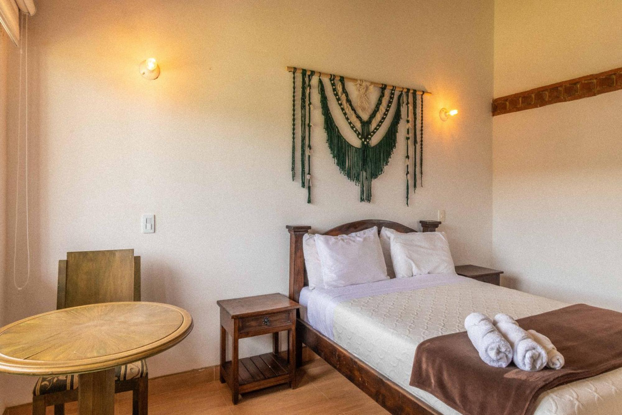Artemisa Hotel Santa Sofía Quarto foto